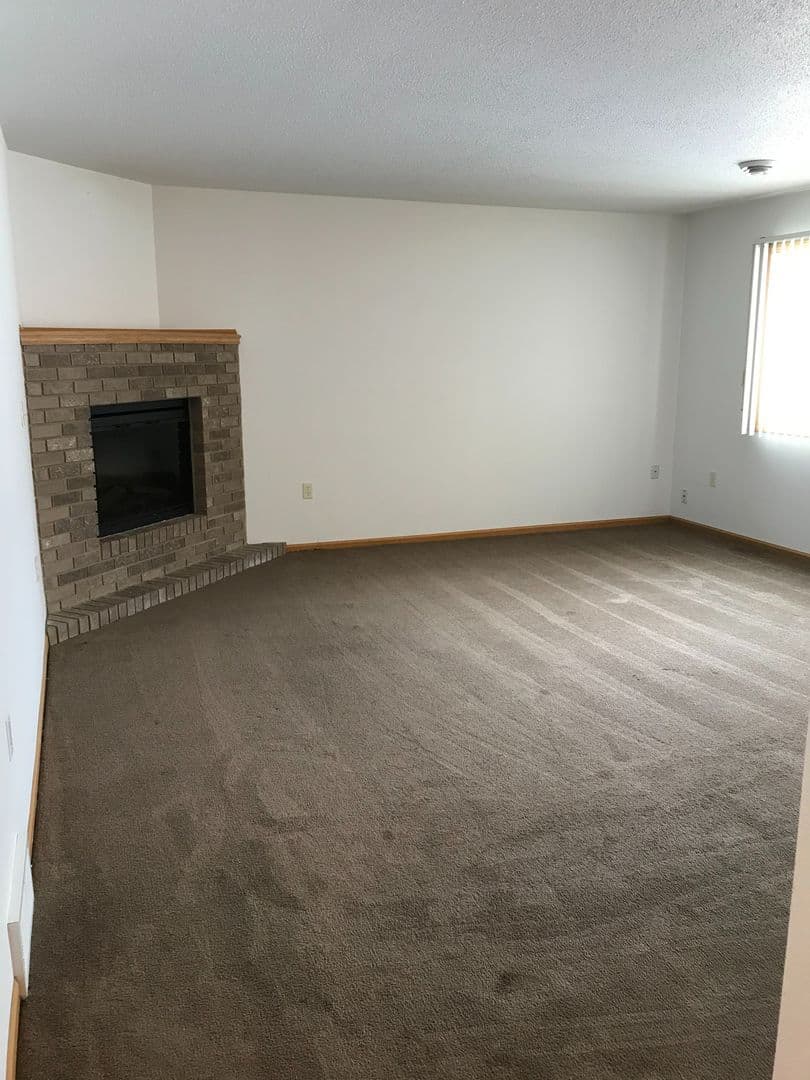 TOMAH Apartment: 1338 MARK Avenue