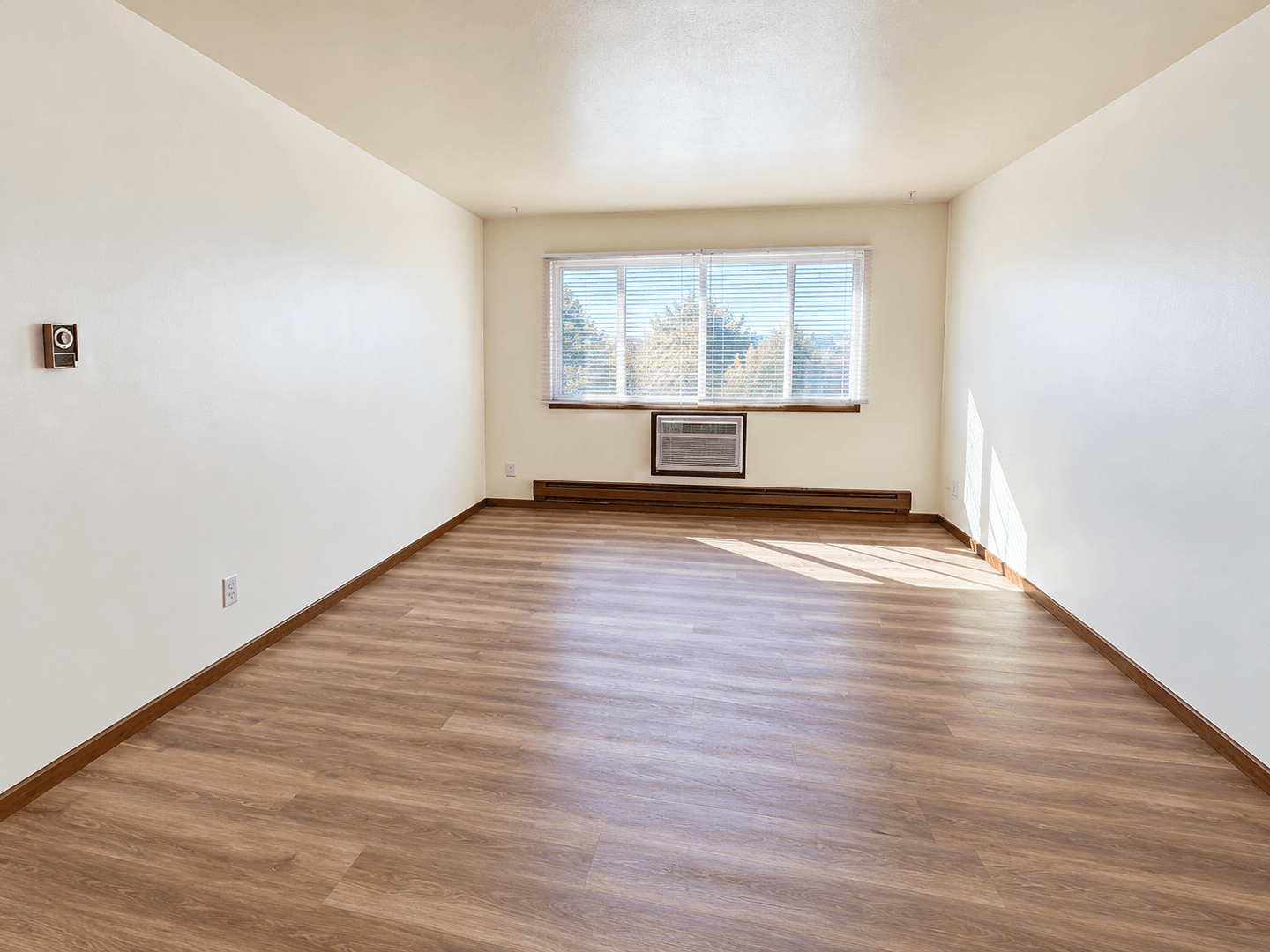Waunakee Apartment: 206-208 Sunset Lane