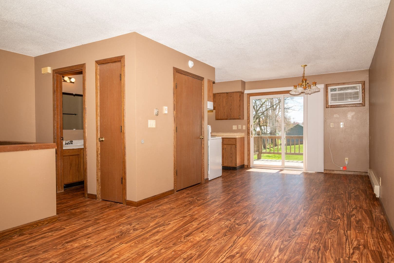 Tomah Apartment: 415 E Foster Street