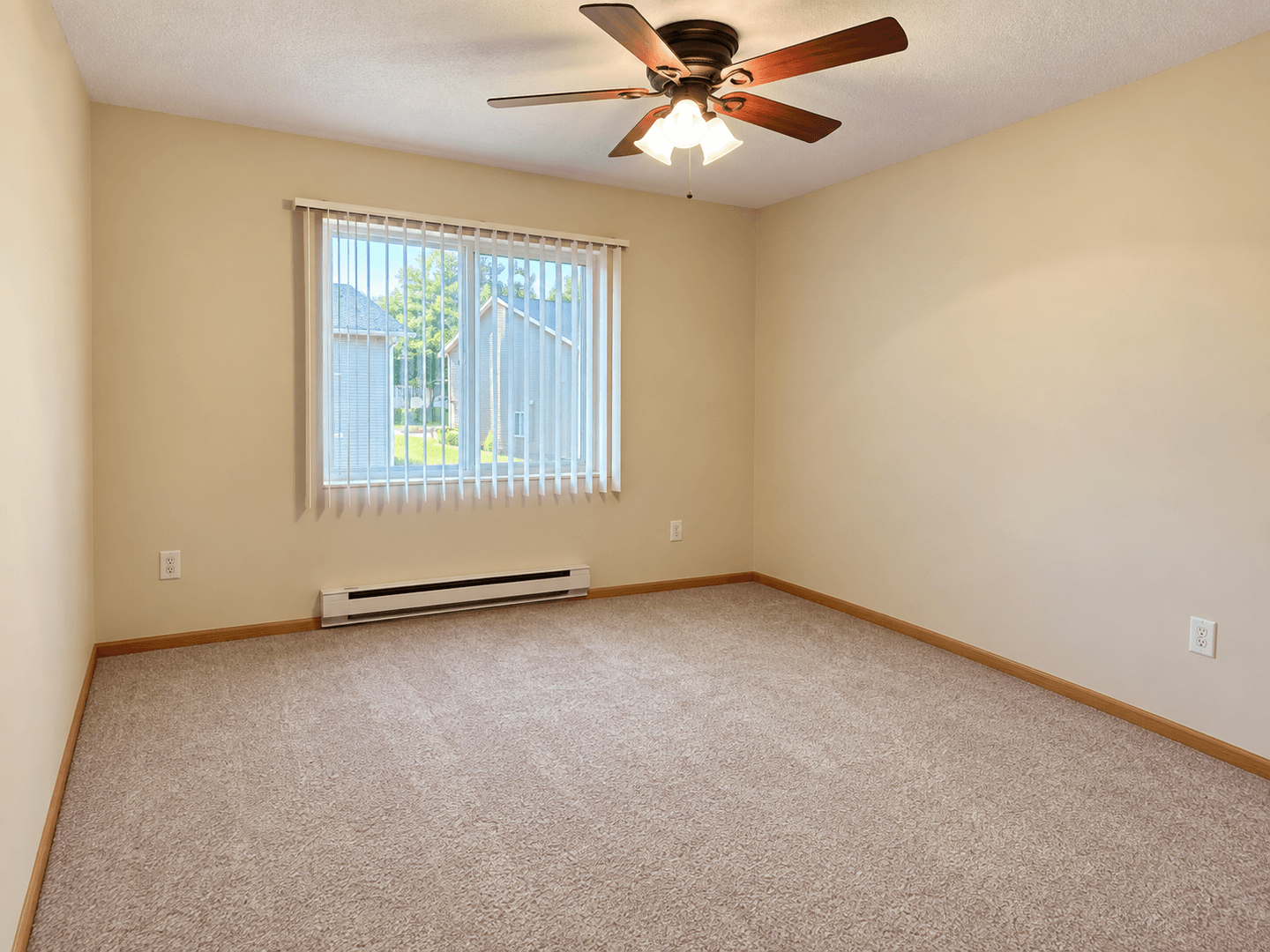 Tomah Apartment: 1010-1028 Berry Avenue