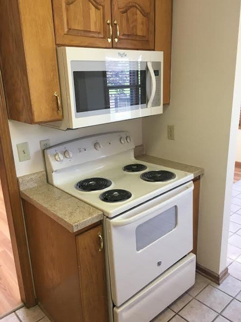 Lawrence Townhome: 4400-4447 Adam Avenue