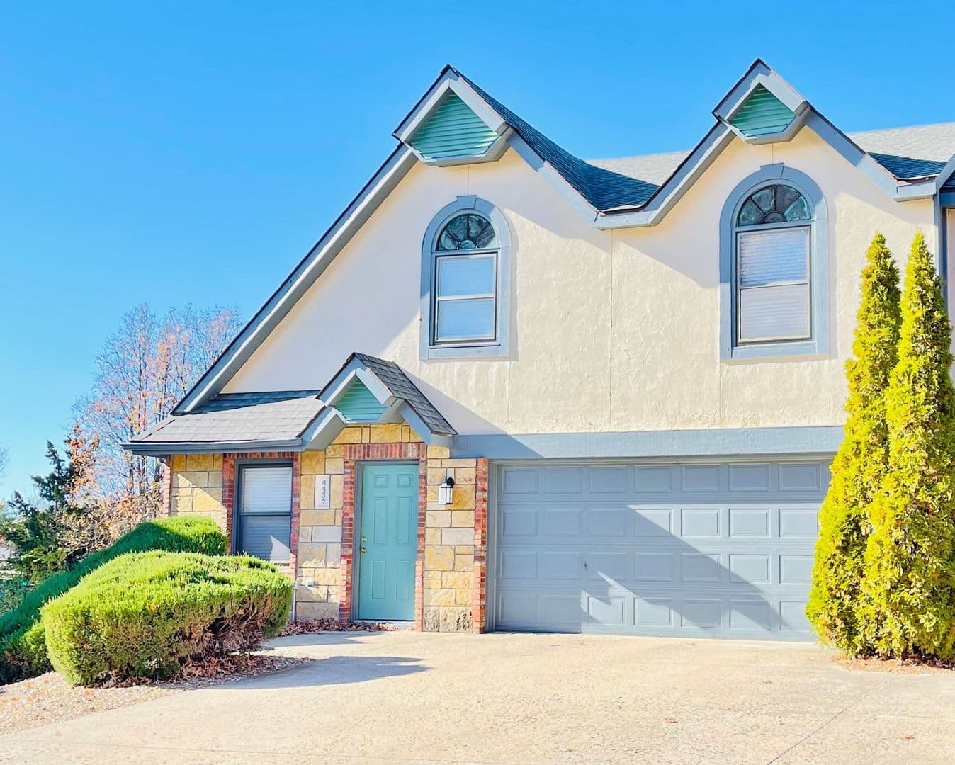Lawrence Townhome: 4400-4447 Adam Avenue