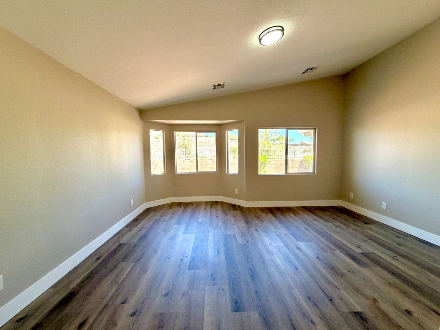 Henderson House: 2278 Chestnut Ranch Ave