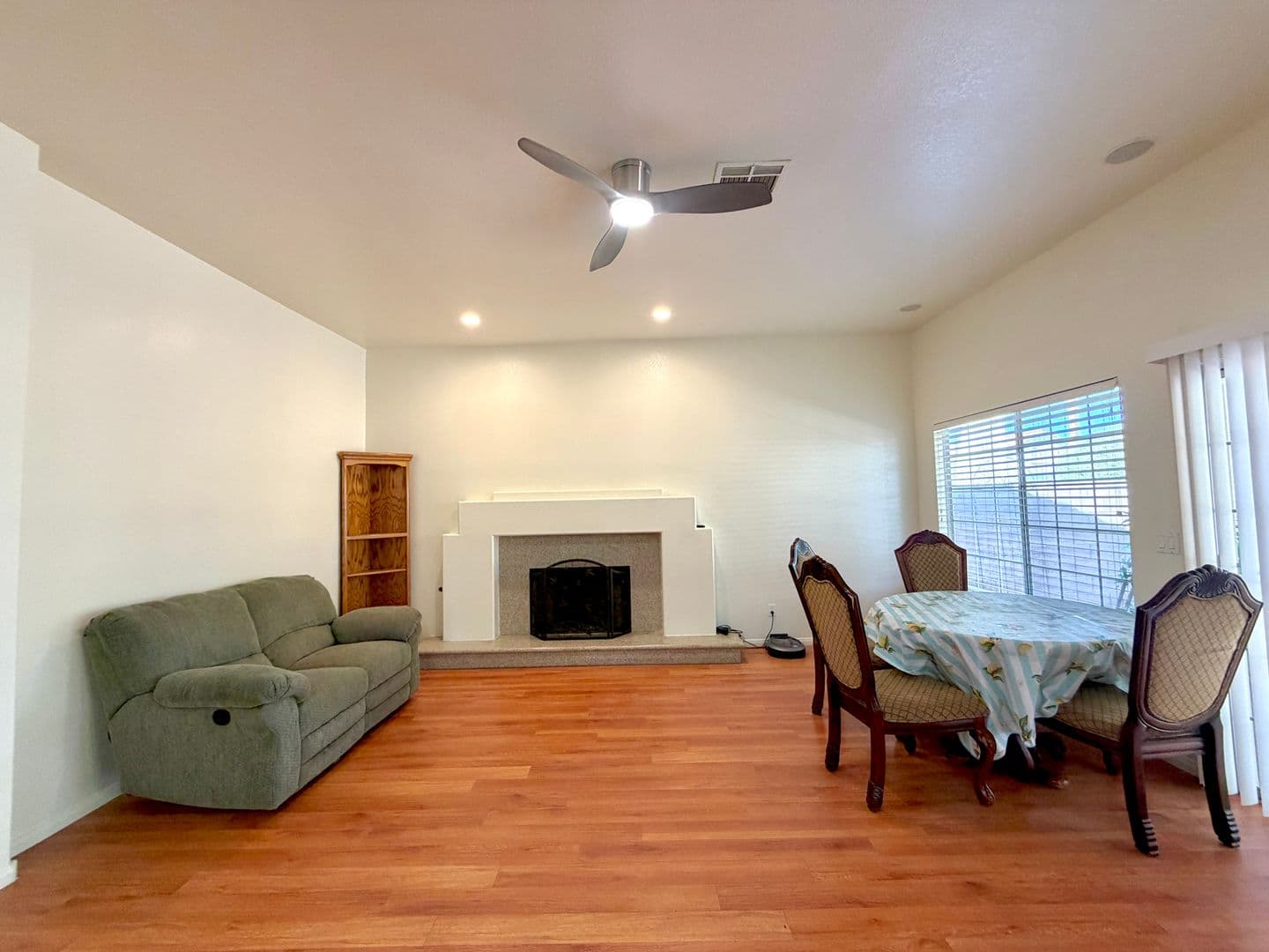 Las Vegas House: 6216 Pride Ln