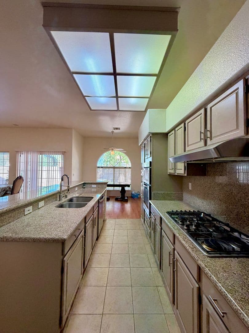 Las Vegas House: 6216 Pride Ln