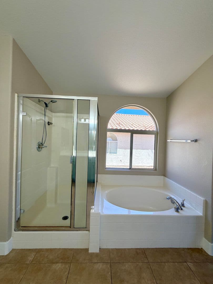 Henderson House: 2278 Chestnut Ranch Ave