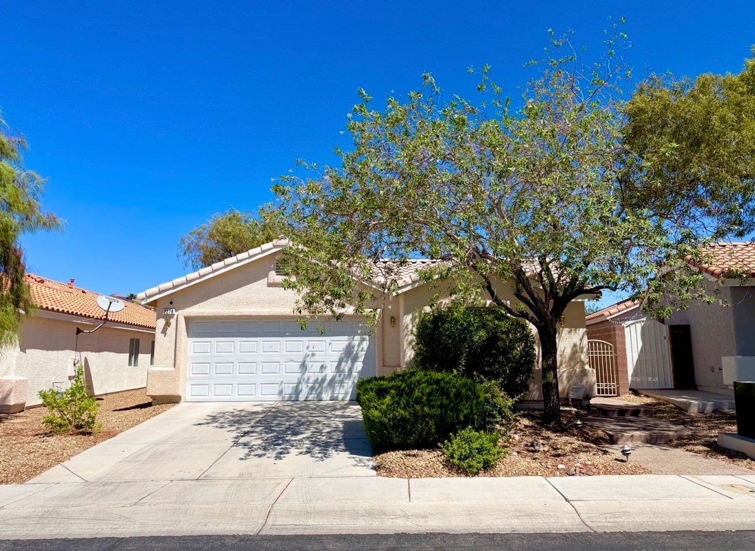 Henderson House: 2278 Chestnut Ranch Ave