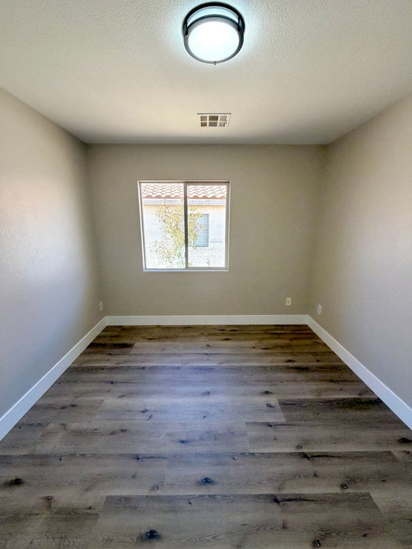 Henderson House: 2278 Chestnut Ranch Ave