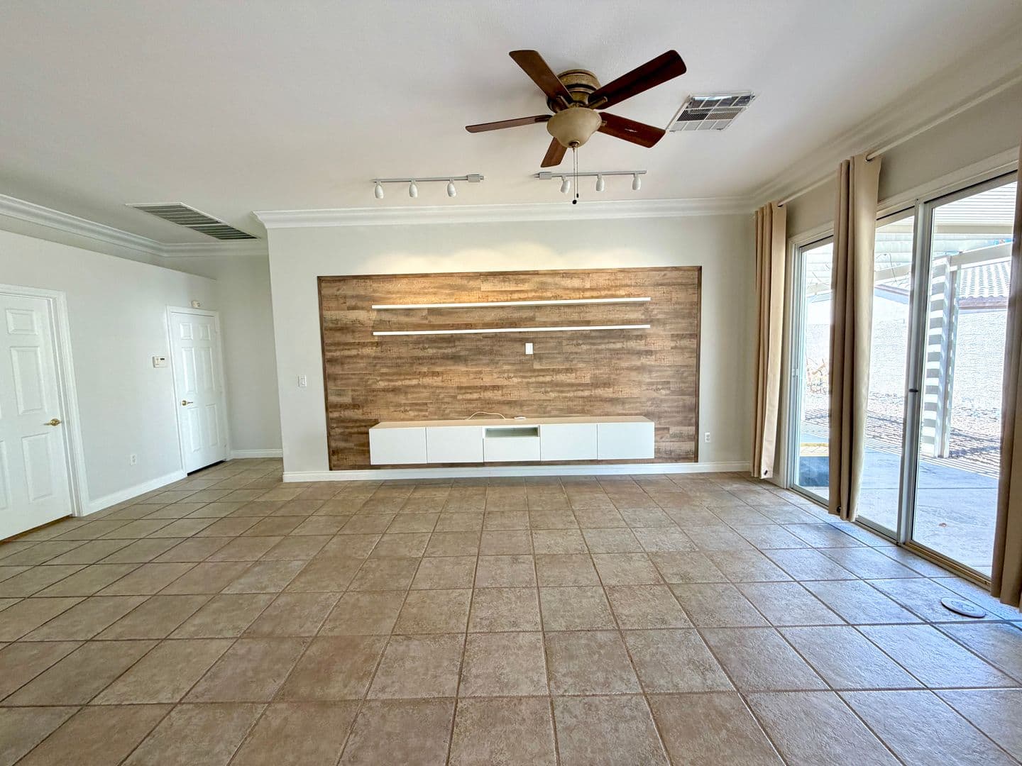 Las  Vegas House: 322 Turtle Peak Ave