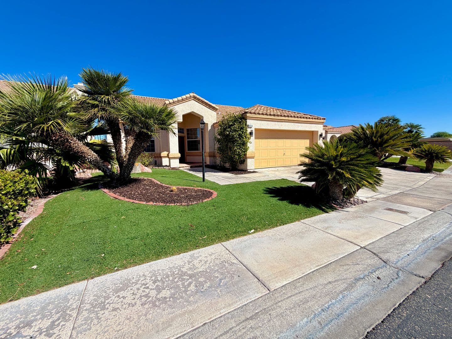 Las Vegas House: 6216 Pride Ln