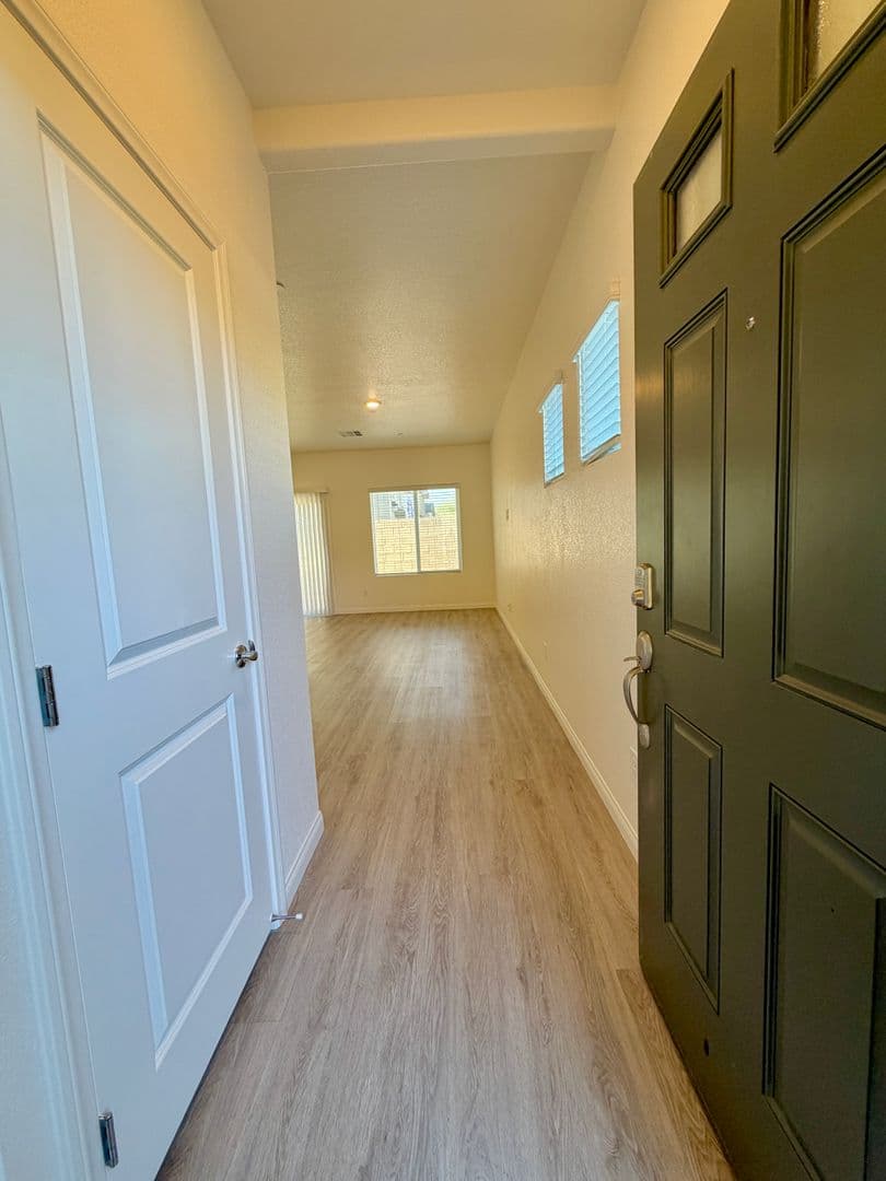 Las Vegas House: 10051 Indigo Cliffs St