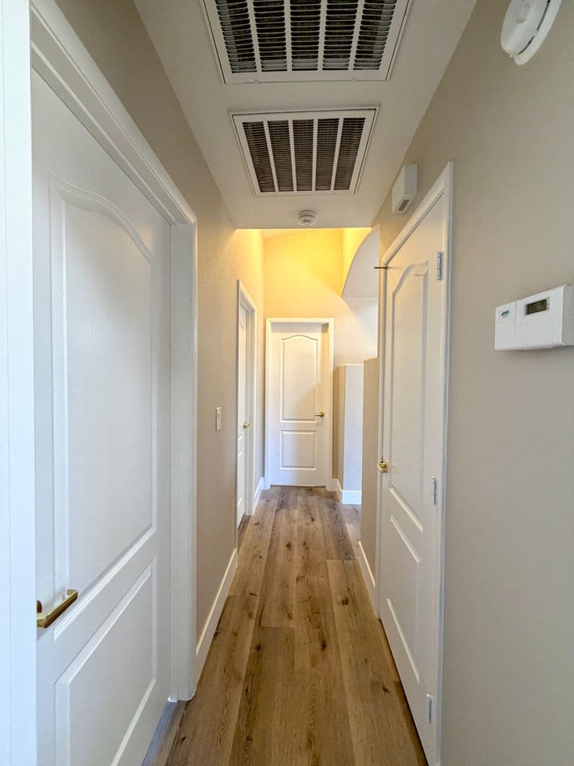 Henderson House: 2278 Chestnut Ranch Ave
