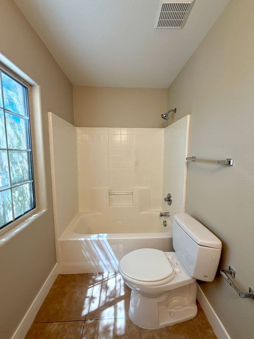 Henderson House: 2278 Chestnut Ranch Ave