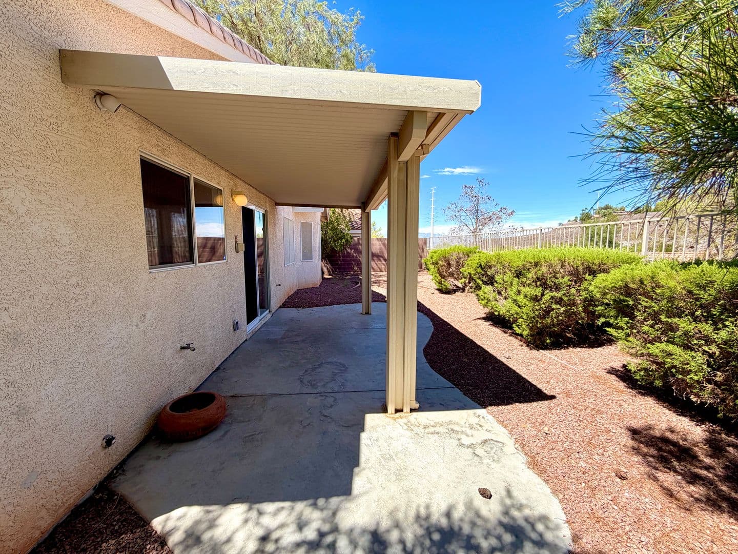 Henderson House: 2278 Chestnut Ranch Ave