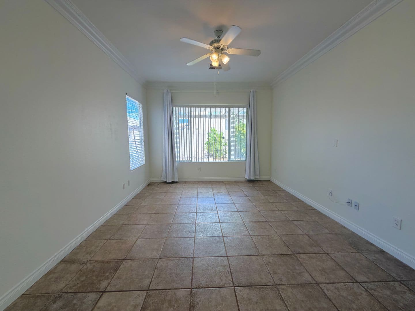 Las  Vegas House: 322 Turtle Peak Ave