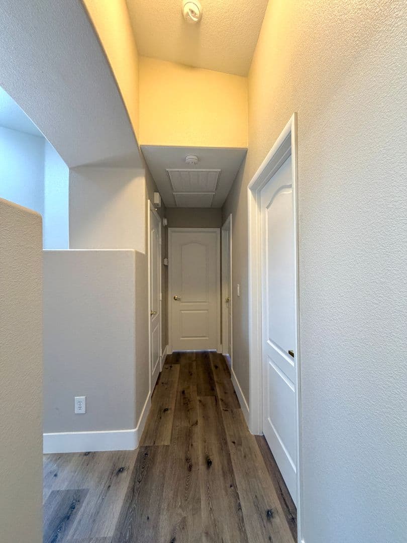 Henderson House: 2278 Chestnut Ranch Ave