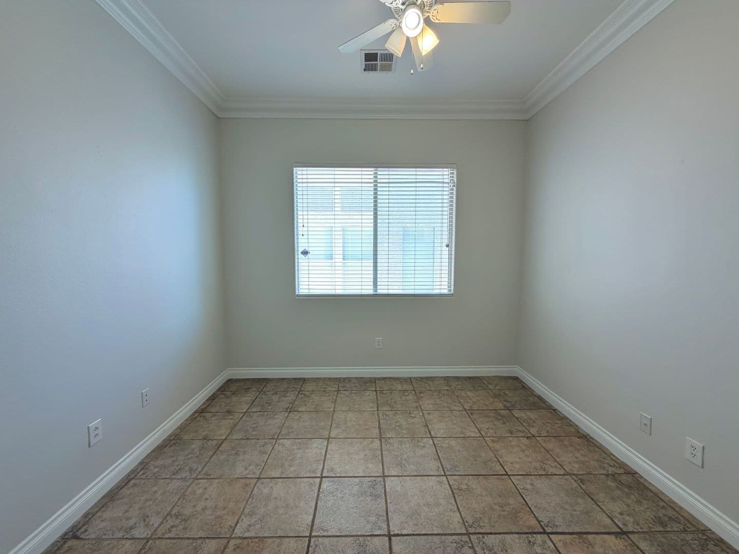 Las  Vegas House: 322 Turtle Peak Ave