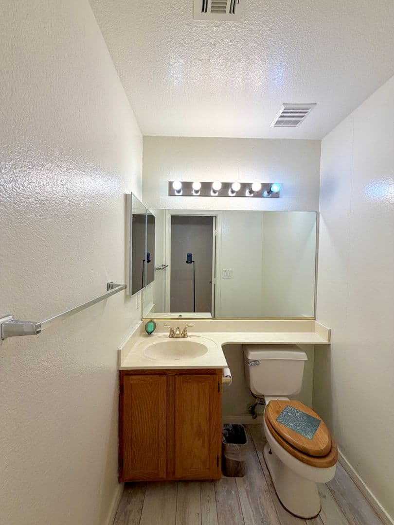 Las Vegas House: 6216 Pride Ln