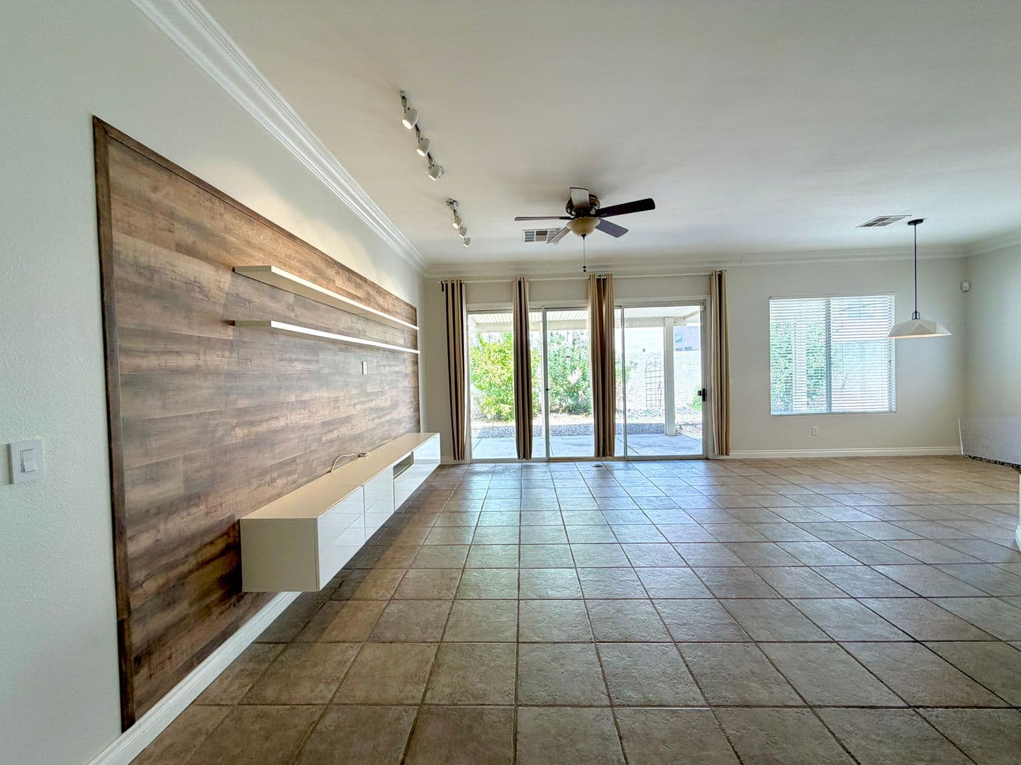 Las  Vegas House: 322 Turtle Peak Ave