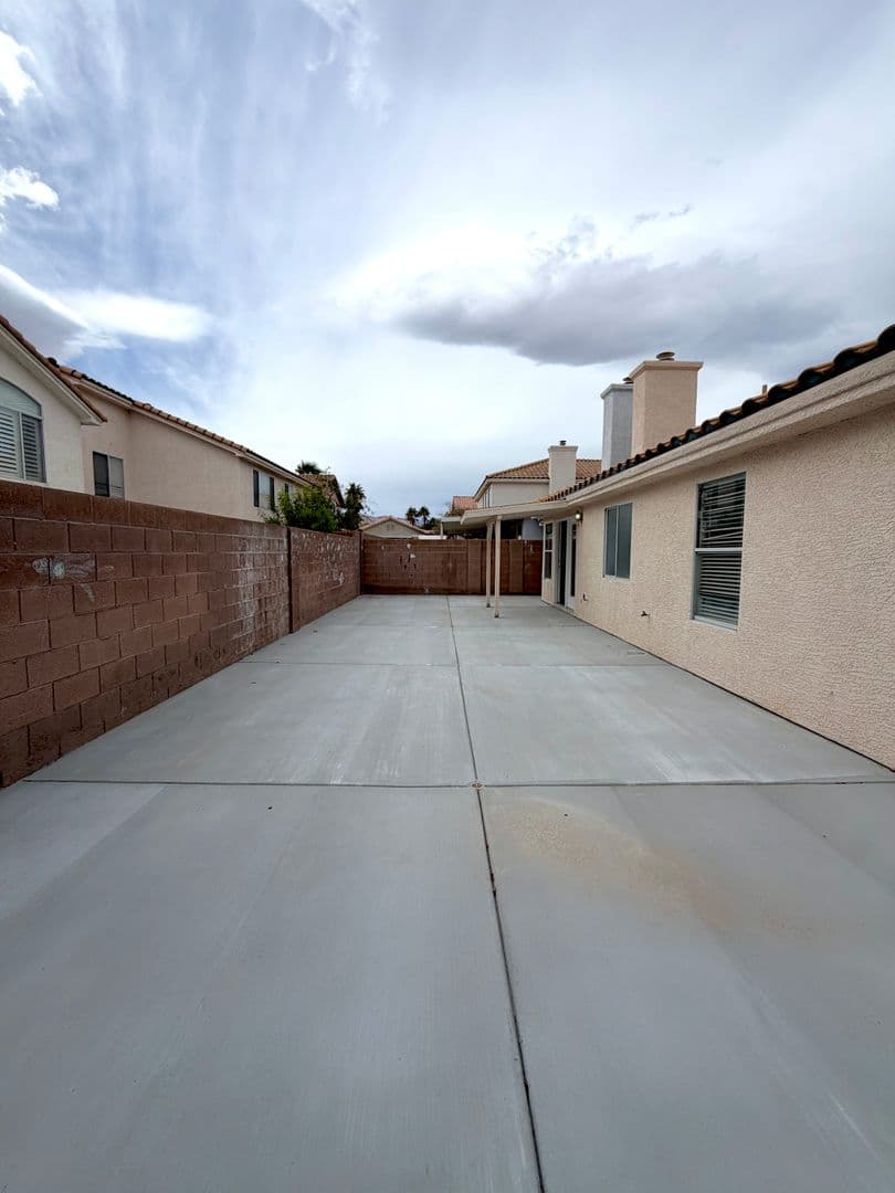 Las Vegas House: 9931 W Cherokee Ave