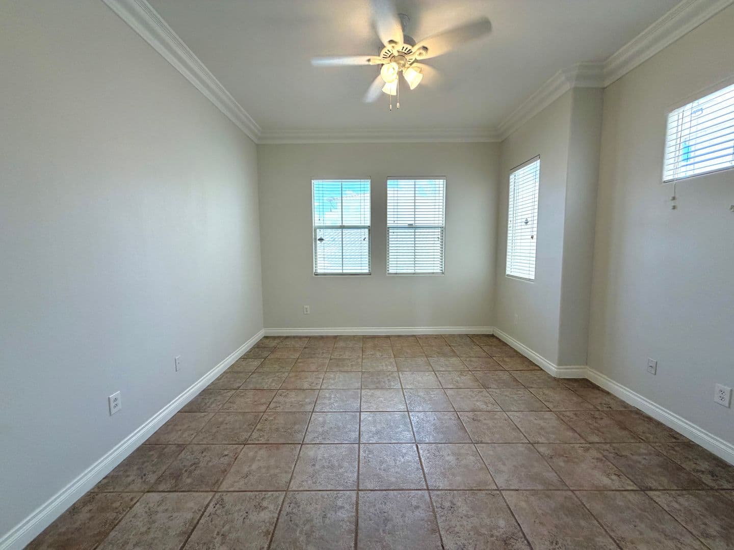 Las  Vegas House: 322 Turtle Peak Ave
