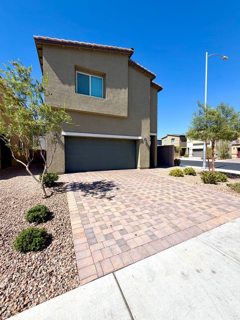 Las Vegas House: 10051 Indigo Cliffs St