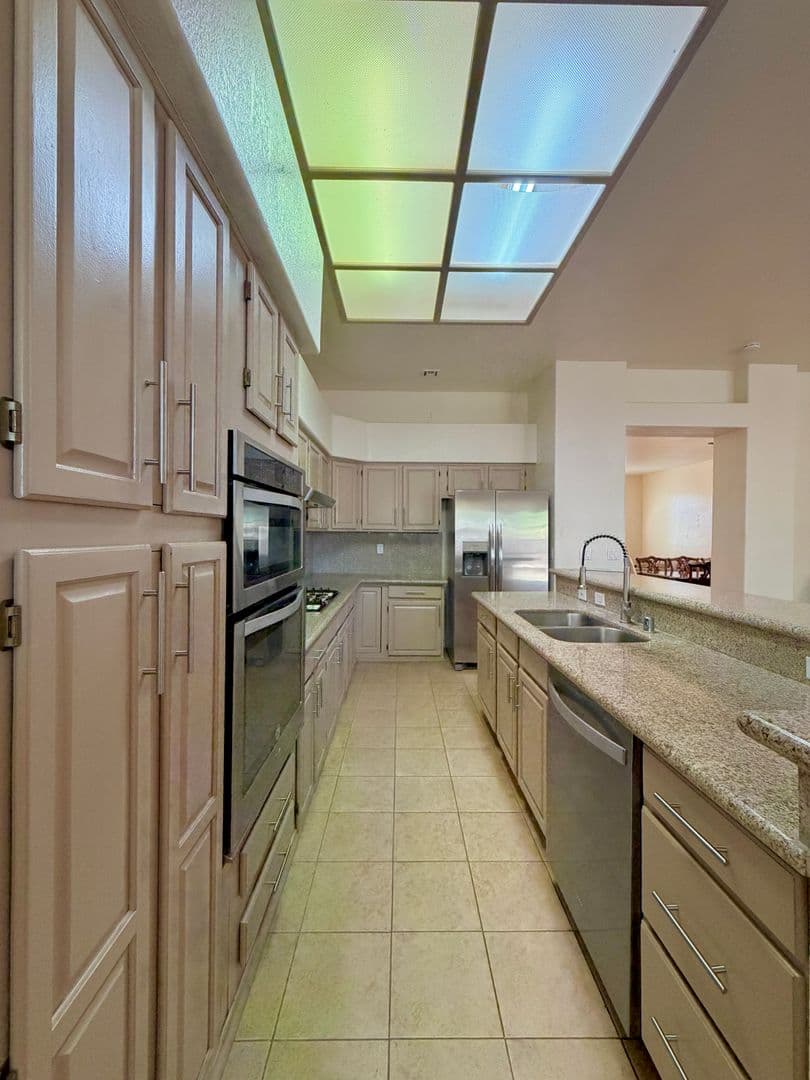 Las Vegas House: 6216 Pride Ln