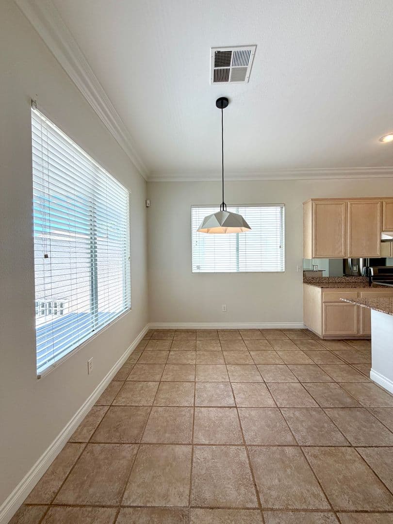 Las  Vegas House: 322 Turtle Peak Ave