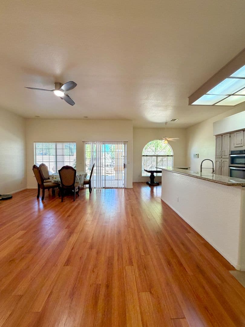 Las Vegas House: 6216 Pride Ln