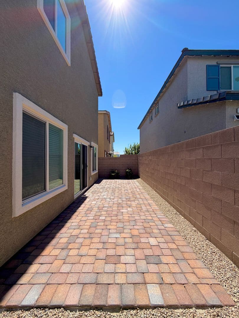 Las Vegas House: 10051 Indigo Cliffs St
