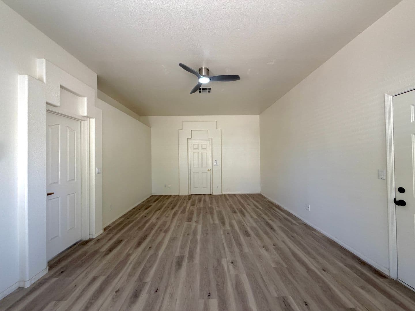 Las Vegas House: 6216 Pride Ln