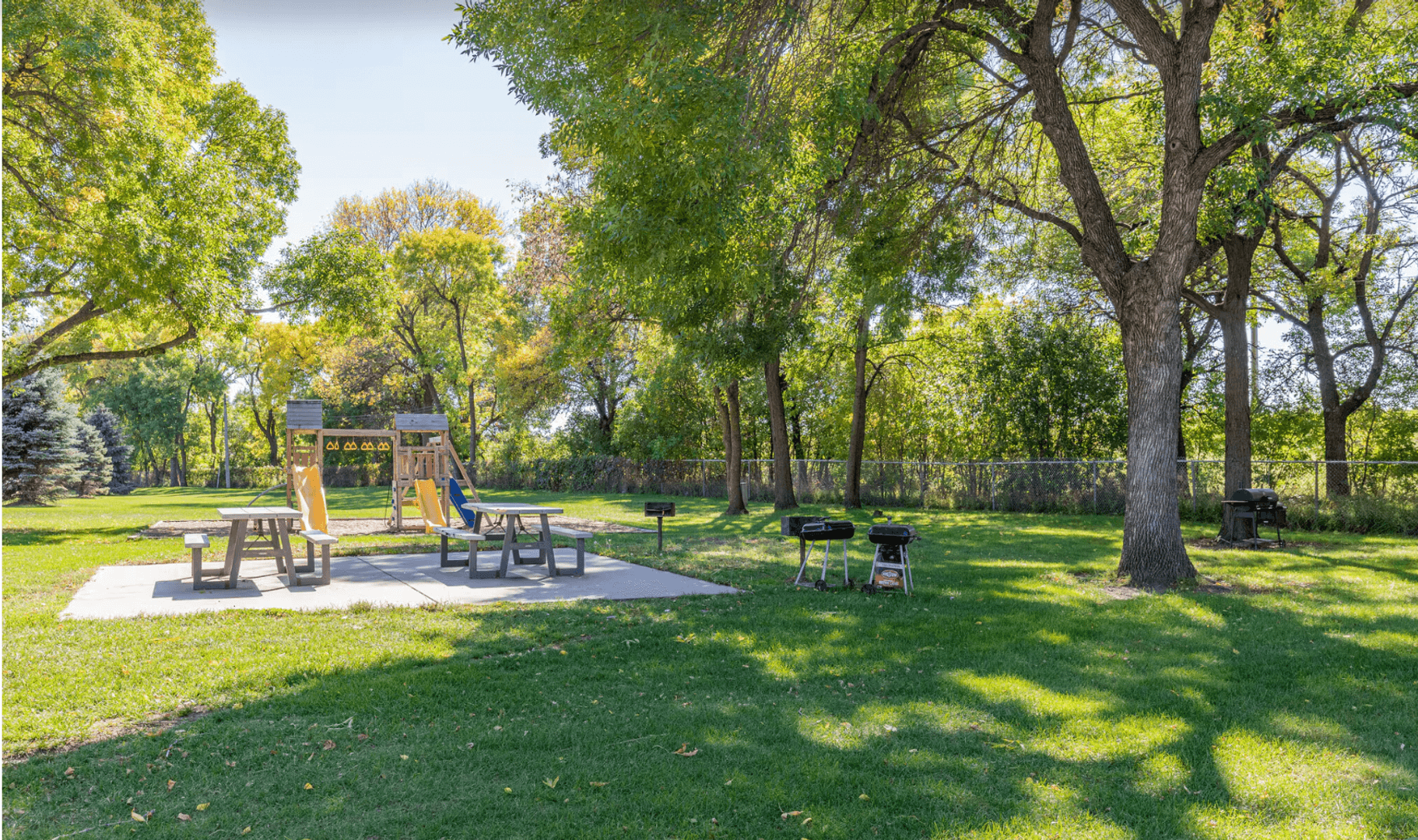 Brooklyn Center Apartment: 6417 Willow Lane