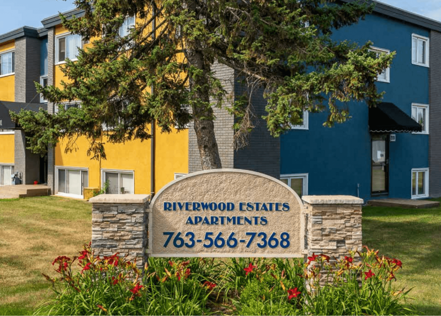 Brooklyn Center Apartment: 6401 Willow Lane