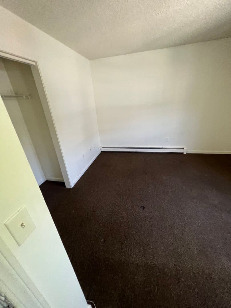 Burlington Apartment: 66 Hungerford Terrace