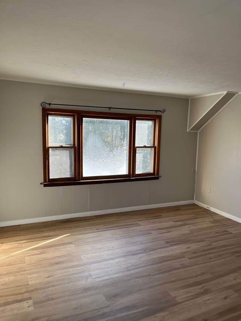 Burlington Apartment: 1424 North Avenue