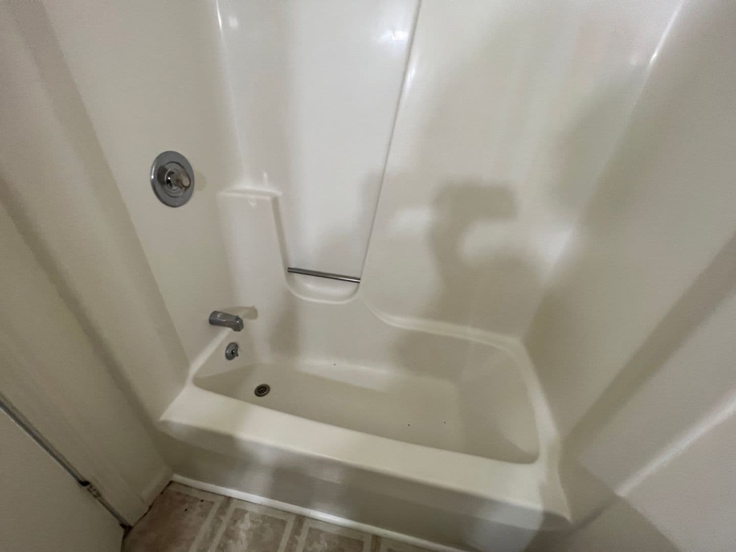 Burlington Apartment: 66 Hungerford Terrace