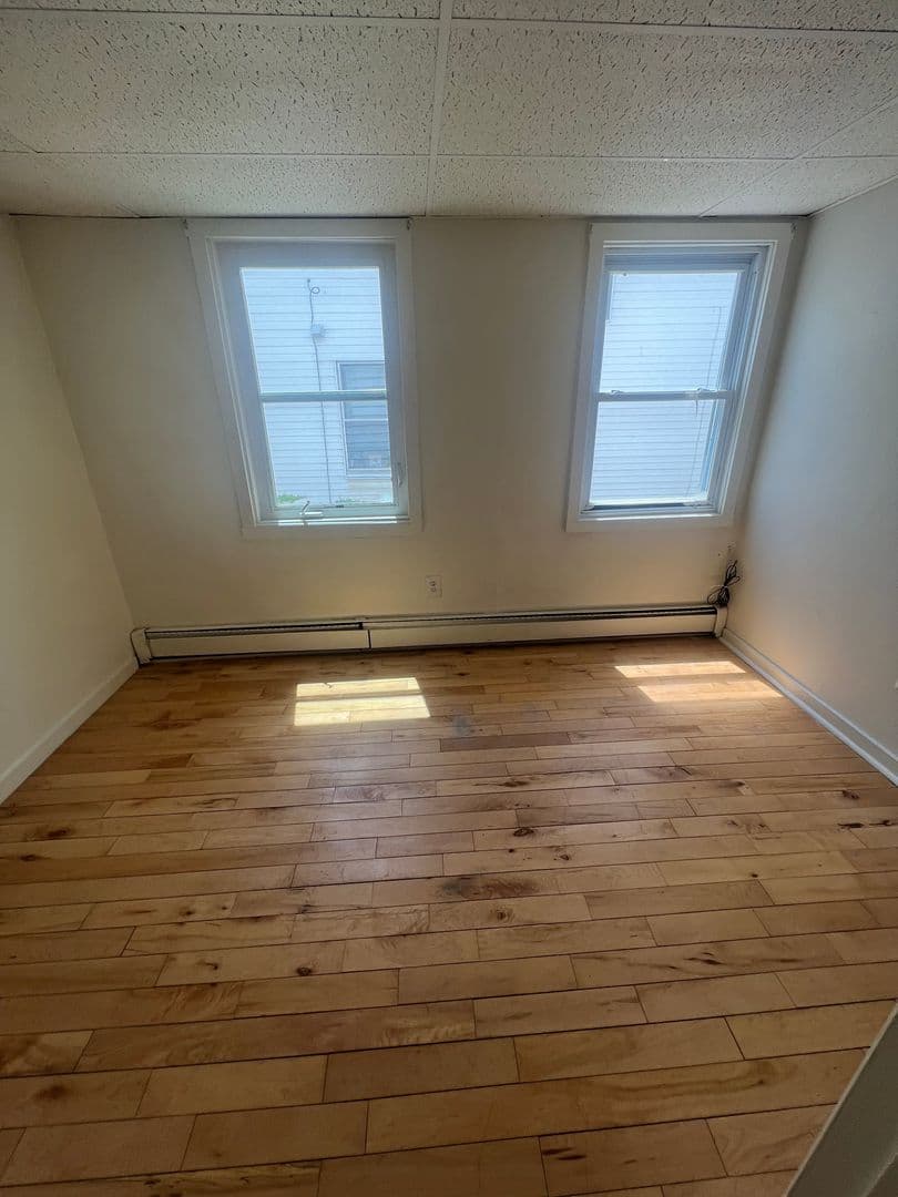 Burlington Apartment: 40 Converse Court