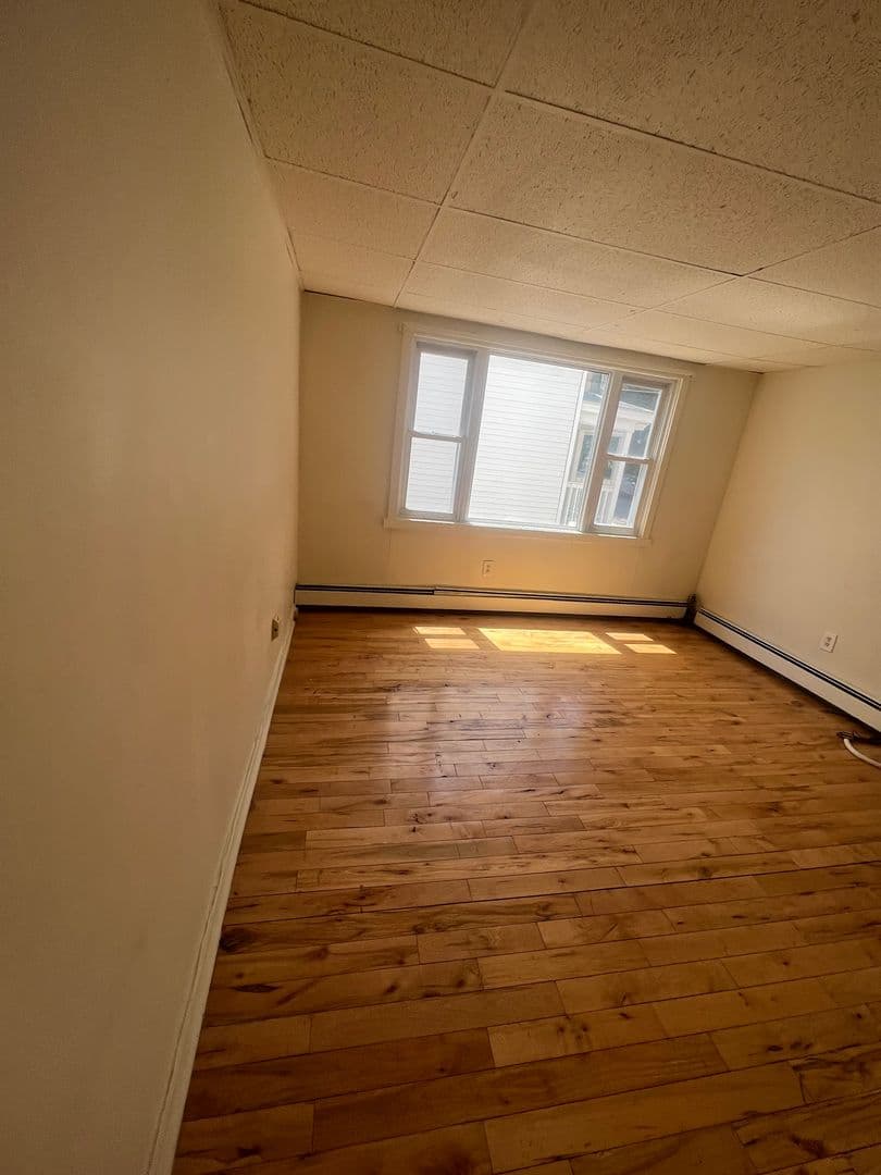 Burlington Apartment: 40 Converse Court