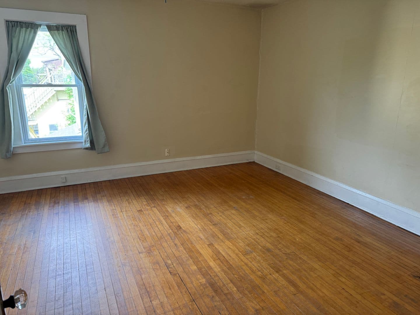 Burlington Apartment: 135 Loomis Street