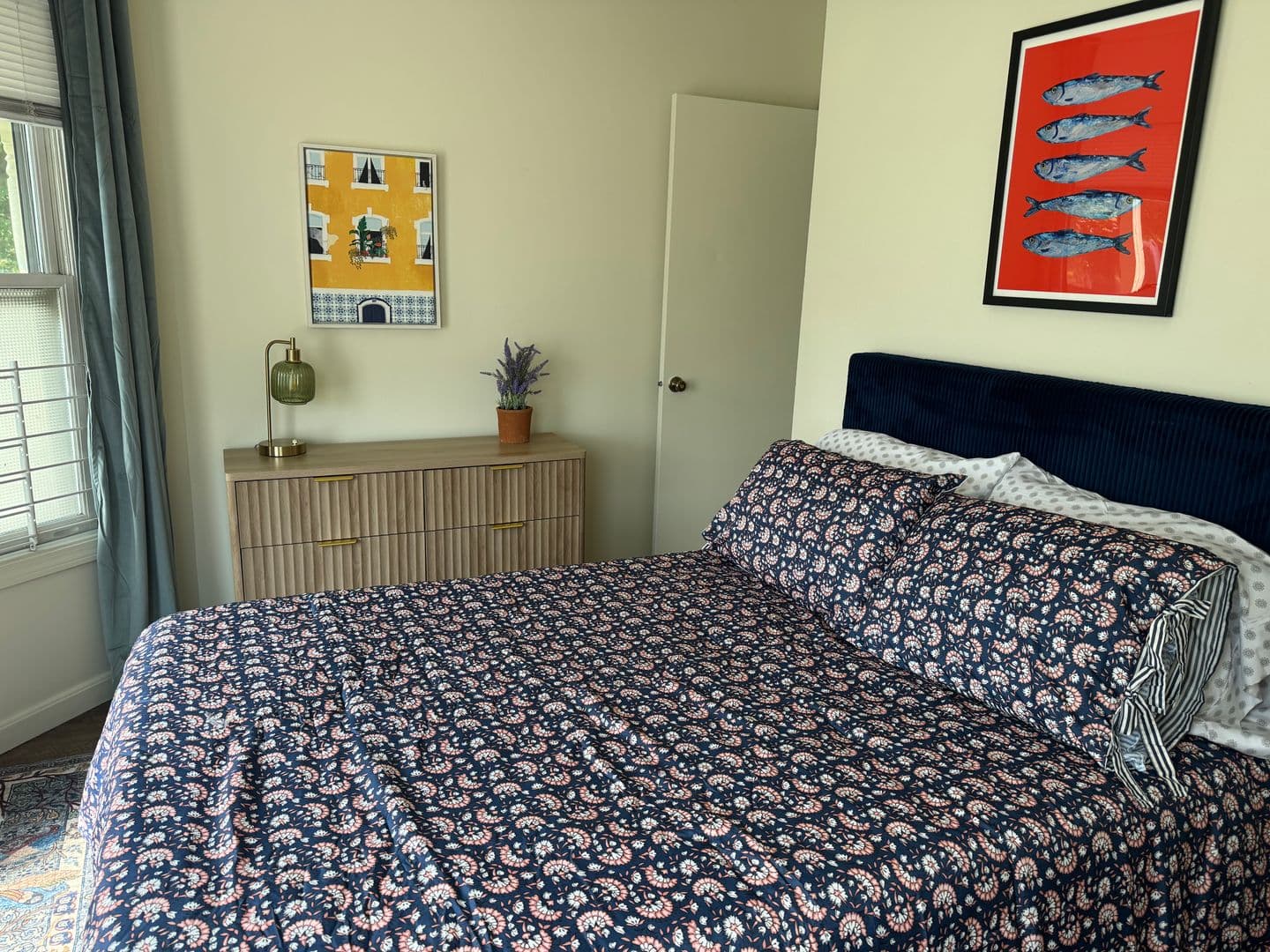 Burlington Apartment: 66 Hungerford Terrace