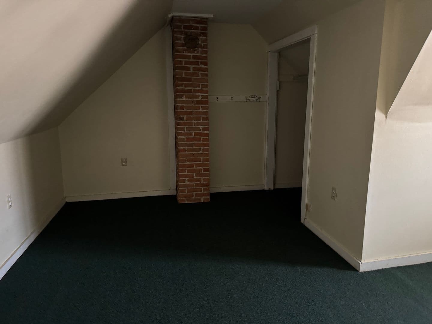 Burlington Apartment: 135 Loomis Street