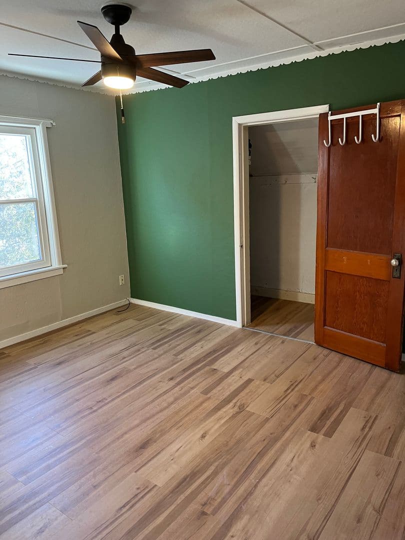Burlington Apartment: 1424 North Avenue