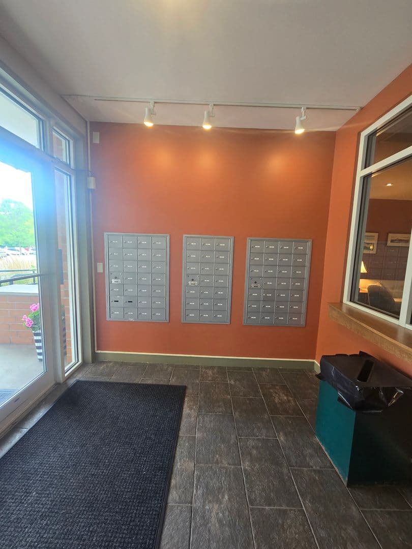 South Burlington House: 410 Farrell Street Unit 111