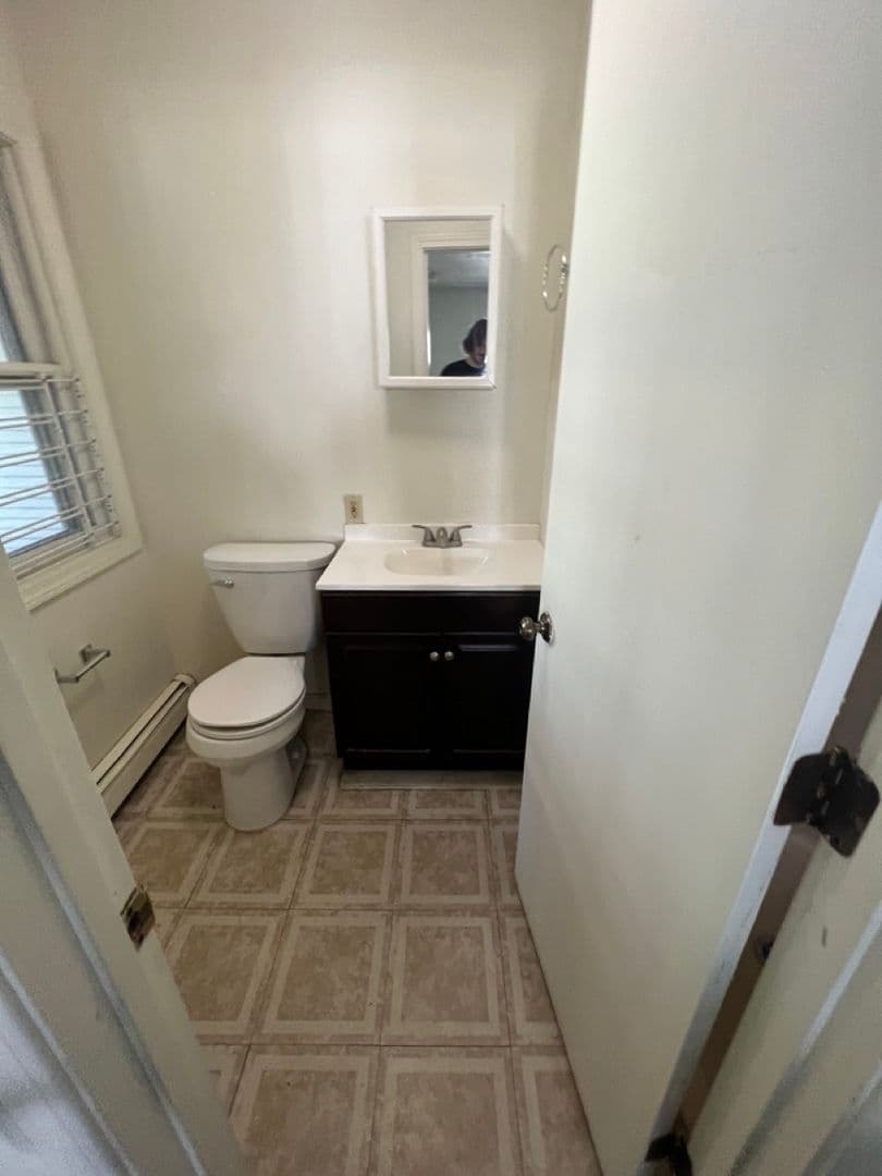 Burlington Apartment: 66 Hungerford Terrace