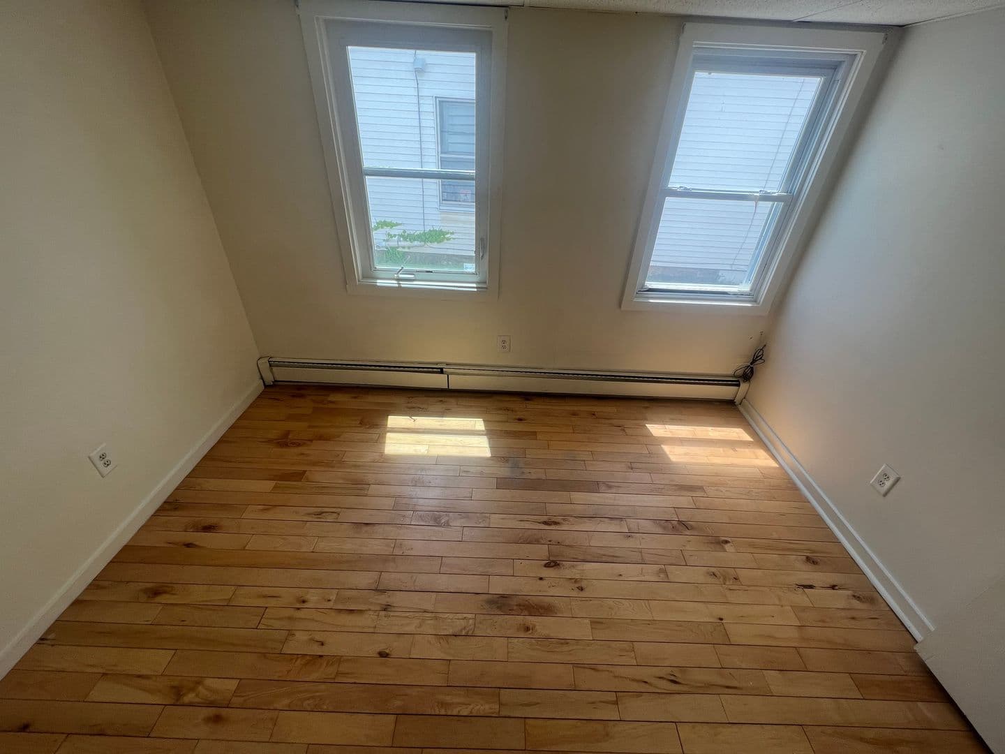Burlington Apartment: 40 Converse Court
