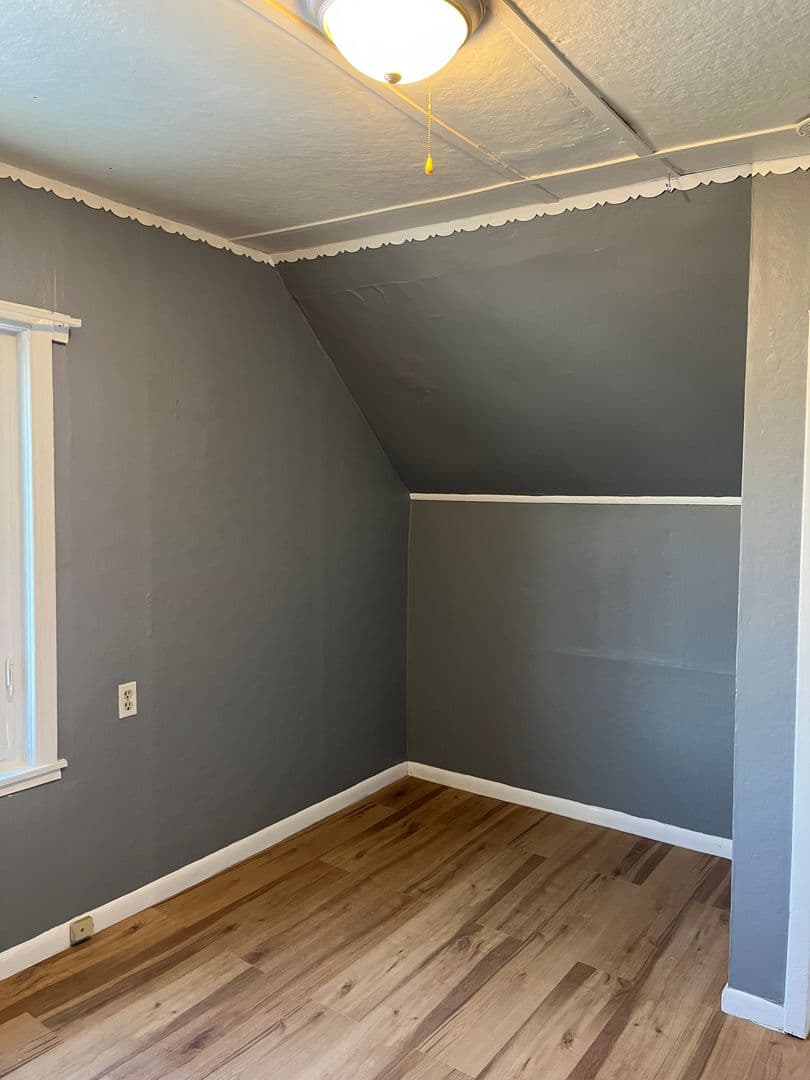 Burlington Apartment: 1424 North Avenue