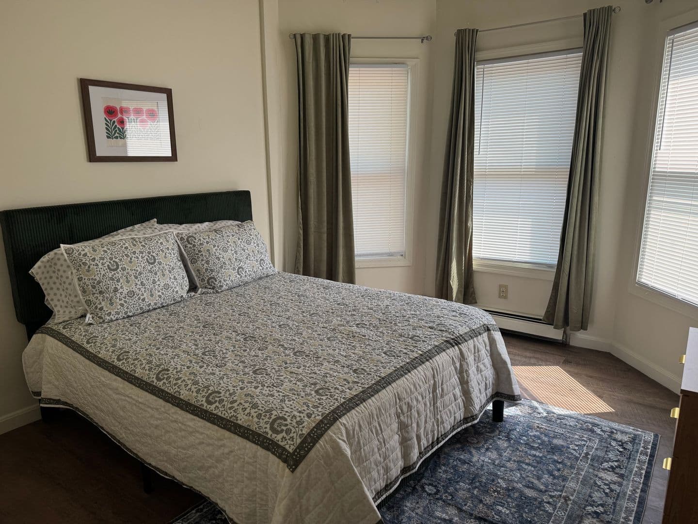 Burlington Apartment: 66 Hungerford Terrace