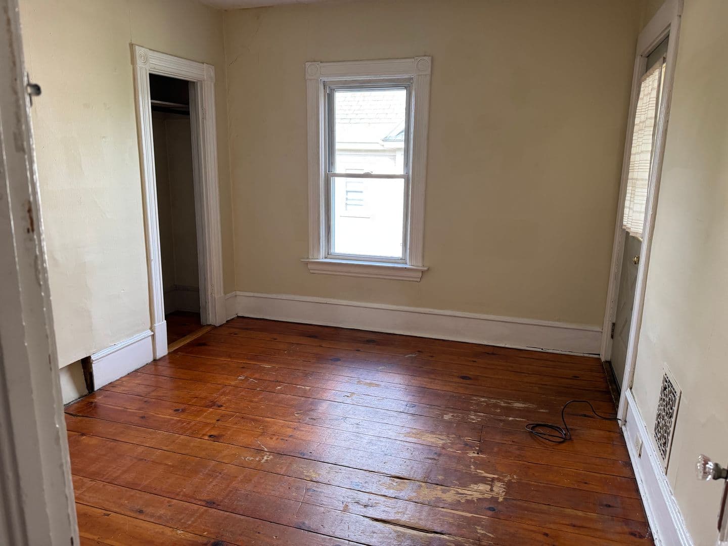Burlington Apartment: 135 Loomis Street