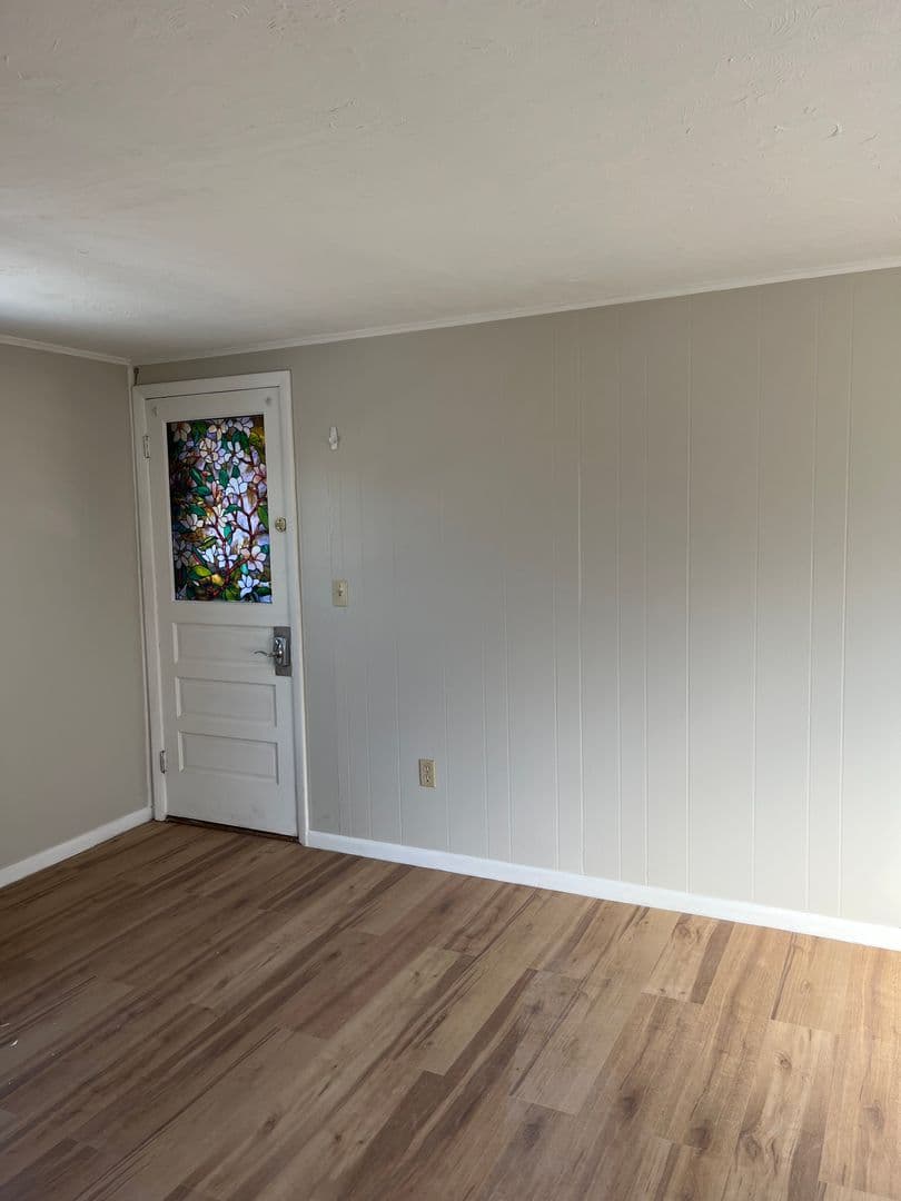 Burlington Apartment: 1424 North Avenue