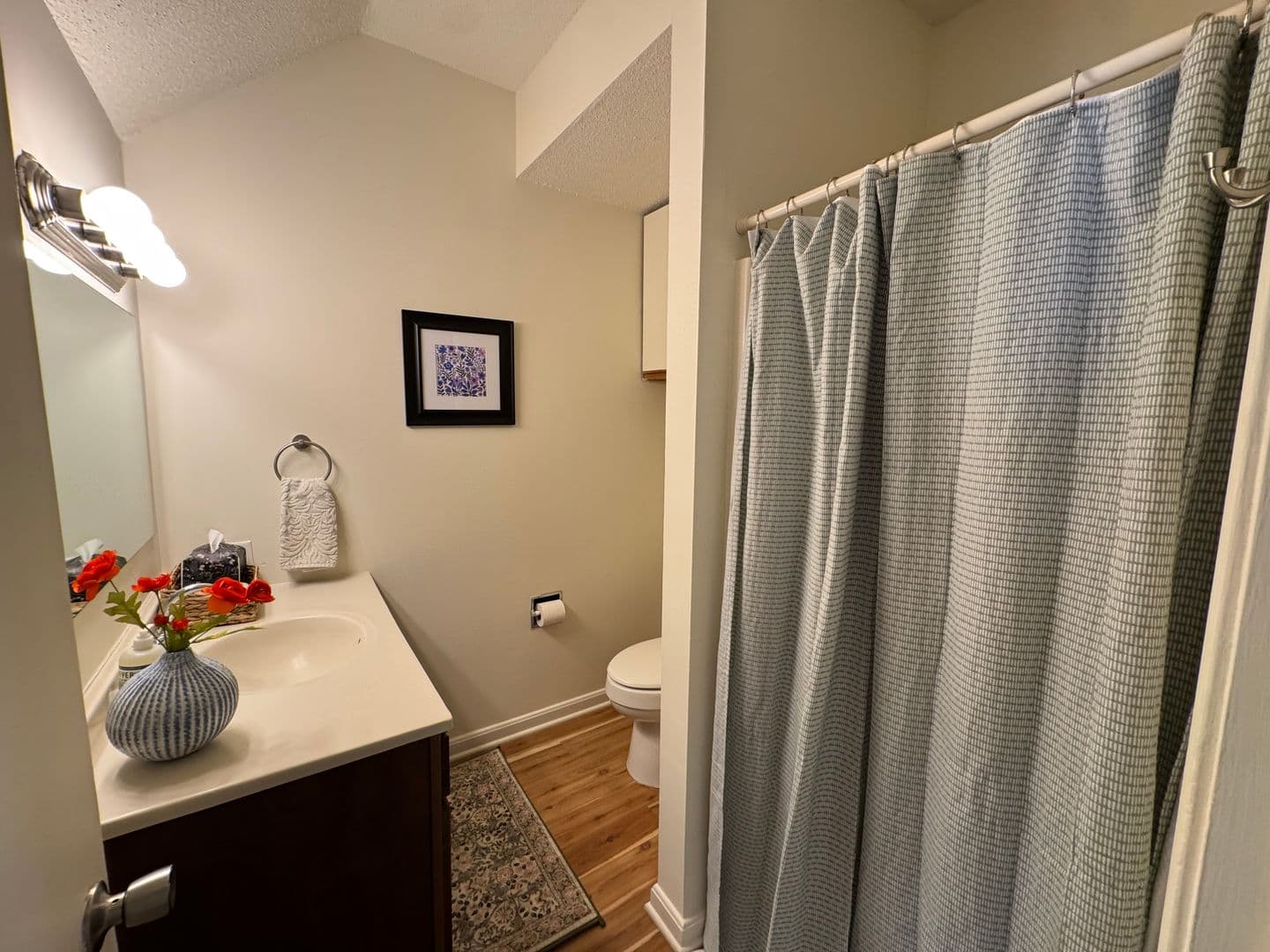 Burlington Apartment: 66 Hungerford Terrace
